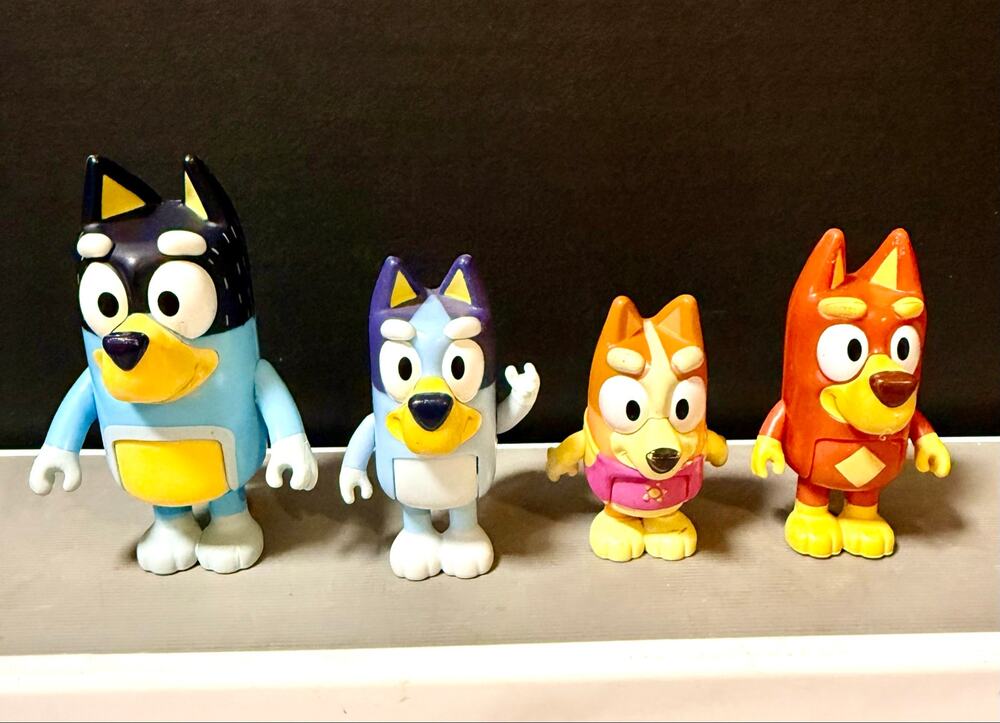 Bluey Family figure 4 pack Dad Bingo Bluey & Rusty poseable figures 2.5”-3”